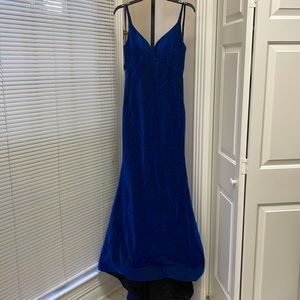 Milano Formals Prom dress Size 4